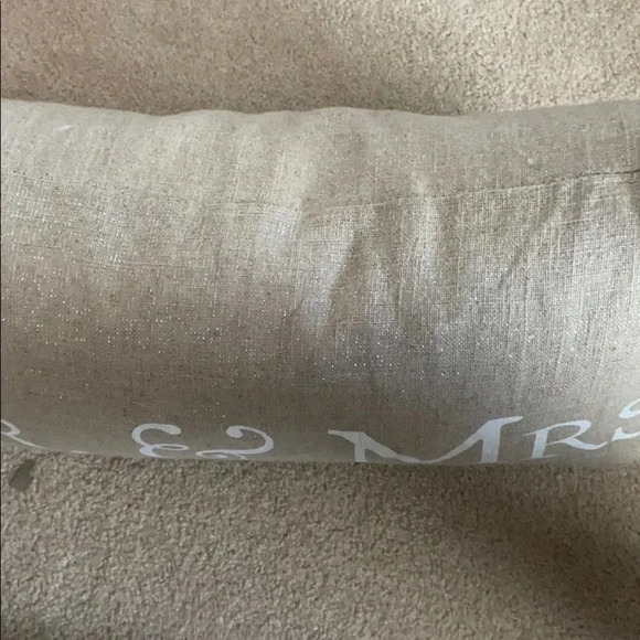 Adorable Mr & Mrs pillow - Picture 4 of 4